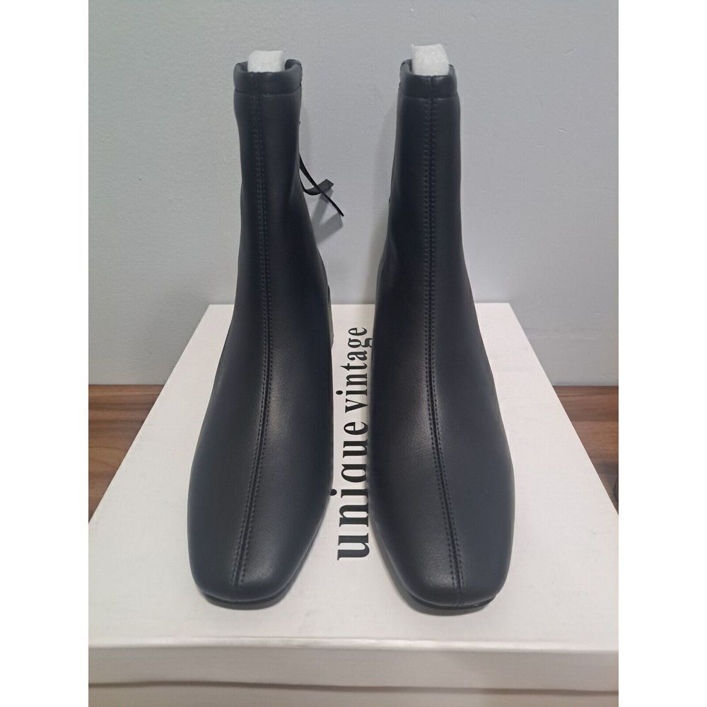 Unique Vintage Booties Women's Size 10 Black Faux Leather 1960's Sintra Boots - Picture 2 of 10